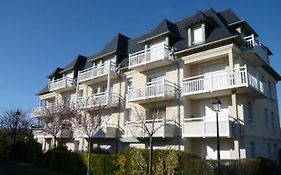 CABOURG - 2 PIÈCES avec Balcon et parking- Hyper Centre et Plage